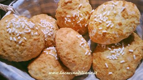 Briochine per la prima colazione con esubero di pasta madre