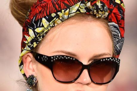 Gli accessori più glamour per proteggere il viso in estate