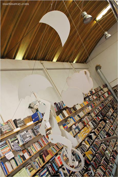 Libreria Ler Devagar, dove la creatività non è solo tra le pagine.