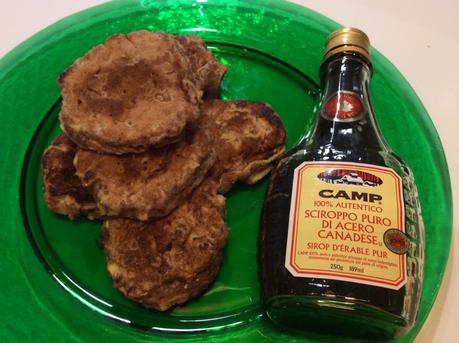 PANCAKE CON FARINA INTERGRALE E MELE SENZA UOVA