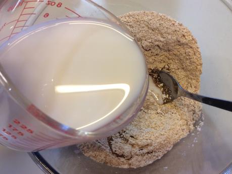 PANCAKE CON FARINA INTERGRALE E MELE SENZA UOVA