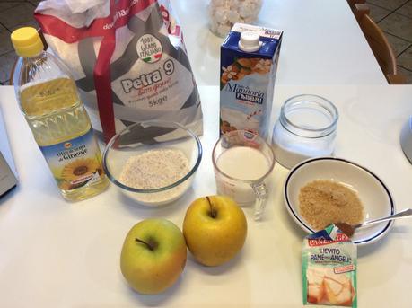 PANCAKE CON FARINA INTERGRALE E MELE SENZA UOVA