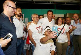 Renzi-selfie-made-man