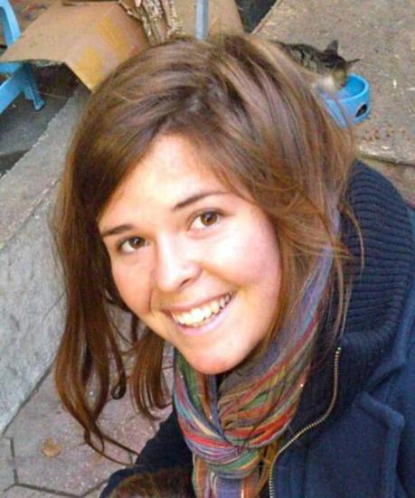 Kayla Mueller, 26, an American humanitarian worker from Prescott, Arizona is pictured in this undated handout photo obtained by Reuters February 6, 2015.  The Islamic State militant group said February 6, 2015 that Mueller, who it claimed it held hostage in Syria, had been killed when Jordanian fighter jets hit a building where she was being held, according to the SITE monitoring group. Kayla Mueller was abducted in Aleppo, Syria in August 2013.  REUTERS/Mueller Family/Handout via Reuters  (UNITED STATES - Tags: POLITICS CONFLICT TPX IMAGES OF THE DAY) THIS IMAGE HAS BEEN SUPPLIED BY A THIRD PARTY. IT IS DISTRIBUTED, EXACTLY AS RECEIVED BY REUTERS, AS A SERVICE TO CLIENTS. FOR EDITORIAL USE ONLY. NOT FOR SALE FOR MARKETING OR ADVERTISING CAMPAIGNS. NO ARCHIVES. NO SALES