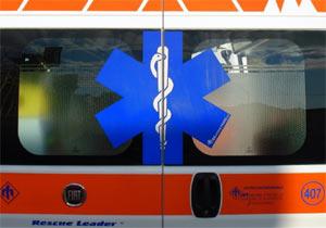 Statale 107, scontro frontale tra due auto