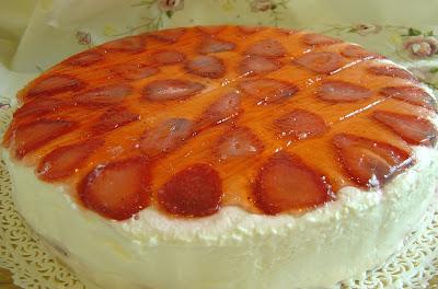 Torta dacquoise alle fragole