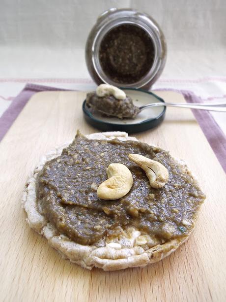 Pesto cremoso di melanzane e anacardi