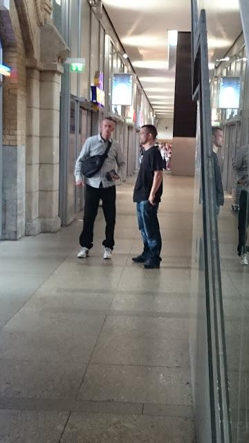 Direste mai che questo ragazzo è un controllore? Ecco come a Berlino ti fanno passare la voglia di prendere i mezzi a scrocco