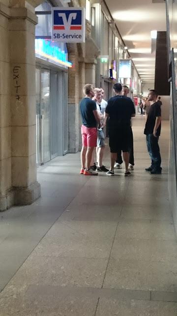 Direste mai che questo ragazzo è un controllore? Ecco come a Berlino ti fanno passare la voglia di prendere i mezzi a scrocco