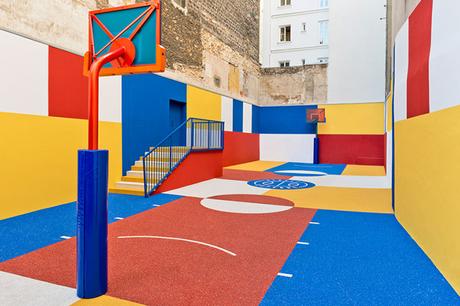 CULTURA: Il campo da basket ispirato all'arte di Malevich
