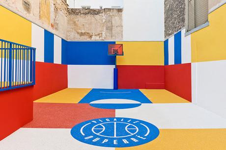 CULTURA: Il campo da basket ispirato all'arte di Malevich