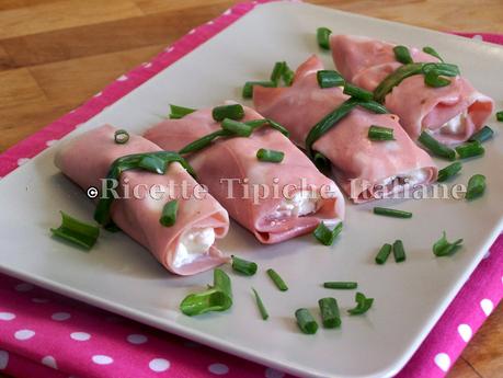Involtini di mortadella e ricotta