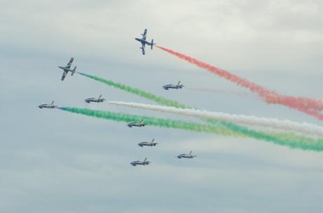 Peschiera del Garda/ Frecce Tricolori: Sky Riders 2015. Una Vetrina di Internazionalità senza confronti