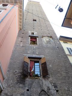 TORRE PRENDIPARTE bed & breakfast - Piazzetta Prendiparte 5 - Bologna - Tel. 051589023