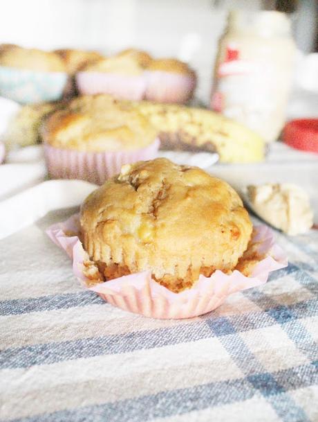 Elvis Muffins (ovvero Muffin Proteici con Burro di Arachidi e Banana)