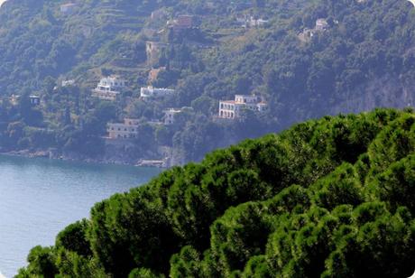 Vietri e Cetara, Due comuni, due anime, due aspirazioni, un solo confine: il mare.