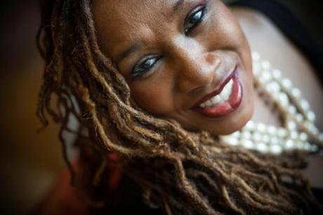 La voce Denise King tra jazz e gospel dal vivo all' Elegance Cafe'