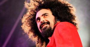 Caparezza: presto morirà anche lo streaming in favore di qualcos’altro e sarà qualcosa di primordiale, si ricomincerà dal passa parola!