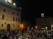 Montepulciano cantine piazza tavola Nobile