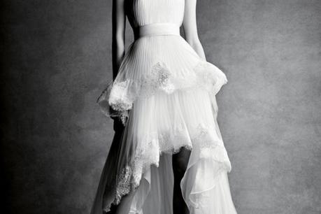 Vera Wang svela la sua sposa in bianco nella nuova campagna White per l’autunno inverno 2015-2016