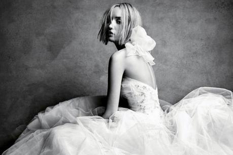 Vera Wang svela la sua sposa in bianco nella nuova campagna White per l’autunno inverno 2015-2016