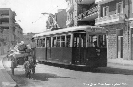 Via San Benedetto e i mezzi di trasporto