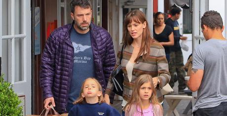Ben Affleck e Jennifer Garner con la piccola Seraphina a passeggio per Brentwood