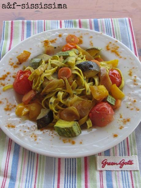 fettuccine al basilico con verdure e curcuma