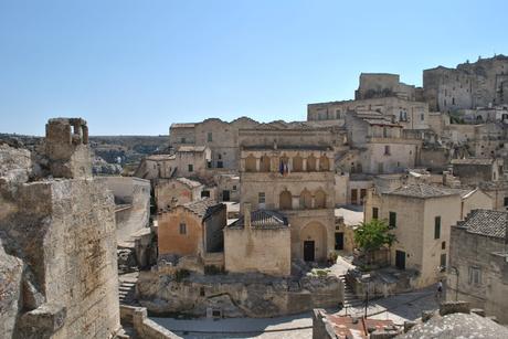 sassi di matera mariafelicia magno fashion blogger colorblock by felym fashion blog italiani fashion bloggeer italiane traver viaggi matera 2019 vivi matera matera città della cultura 2019 travel blog 