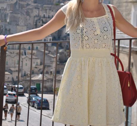 abito in pizzo sangallo outfit abito in pizzo sangallo abito in sangallo pizzo sangallo outfit agosto 2015 outfit estivi outfit estivi casual come vestirsi in vacanza outfit vacanza lace dress how to wear lace dress summer lace dress come abbinare un abito in pizzo outfit abito in pizzo abiti in pizzo estivi abiti estivi in pizzo mariafelicia magno fashion blogger fashion blog italiani ragazze bionde blonde hair blonde girls summer outfit summer casual outfit 