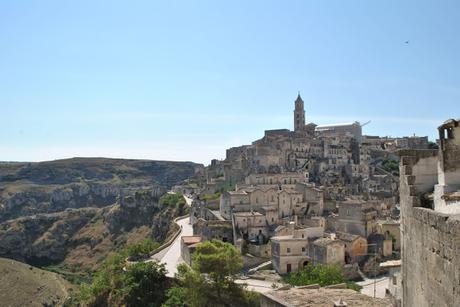 sassi di matera mariafelicia magno fashion blogger colorblock by felym fashion blog italiani fashion bloggeer italiane traver viaggi matera 2019 vivi matera matera città della cultura 2019 travel blog 