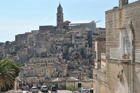 sassi di matera mariafelicia magno fashion blogger colorblock by felym fashion blog italiani fashion bloggeer italiane traver viaggi matera 2019 vivi matera matera città della cultura 2019 travel blog 