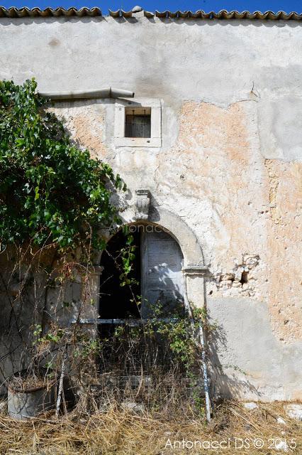 FOTOGALLERY: I graffiti dello xenodochium di San Raffaele nella Valle Carbonara a Monte Sant'Angelo