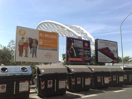 Perché dopo un anno dal Piano Regolatore i cartelloni stanno tutti ancora lì? Ecco come Roma distrugge se stessa. Per gli interessi di chi?