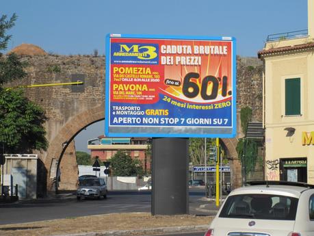 Perché dopo un anno dal Piano Regolatore i cartelloni stanno tutti ancora lì? Ecco come Roma distrugge se stessa. Per gli interessi di chi?