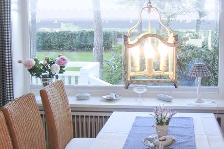 grande tavolo da pranzo per 9 persone con vista mozzafiato sul mare