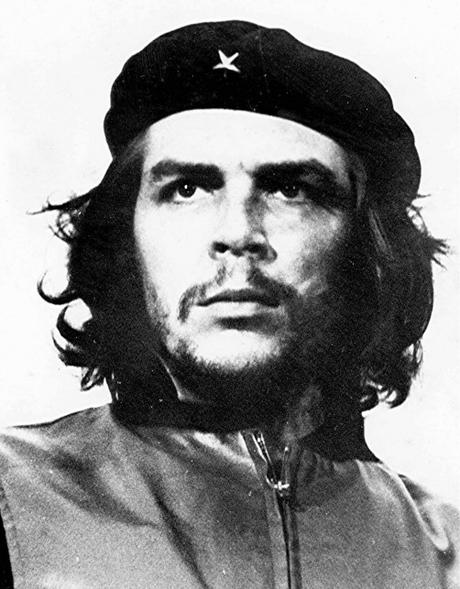 “Guerrillero Heroico”. Ernesto Che Guevara al funerale delle vittime dell'esplosione de La Coubre. Fotografia di Alberto Korda, 1960.