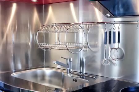 Pulire l'acciaio con detergenti fai da te