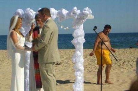 La foto di matrimonio che non vorreste mai avere!