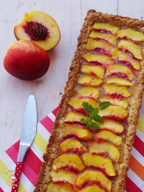 Crostata estiva al cocco con confettura di limoni e pesche noci