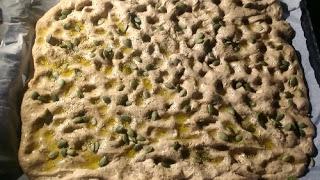 Schiacciata di farro con semi di zucca (ricetta bimby)