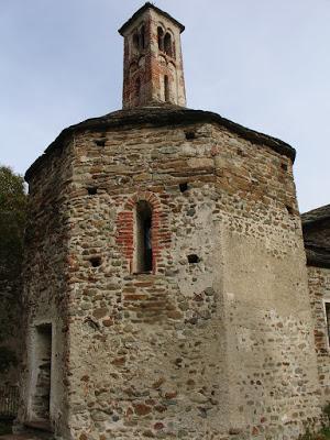 Il battistero di San Lorenzo a Settimo Vittone.