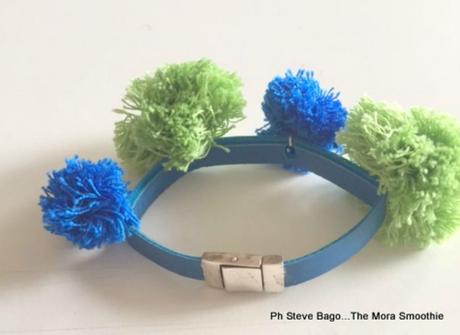 DIY bracelet, fai da te bracciale, pom pom, fashionblog, fashionblogger, italian blogger, blogger, themorasmoothie, paola buonacara, video , bracelet, youtube, do it ypur self, tutorial, tutorial bracelet, diy fashion, 