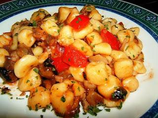 Test di funghi ripieni, di sapore ricco e delicato, può costituire un piatto unico.