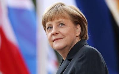 Migranti, Angela Merkel cambia direzione