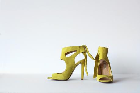 SHOETING | Yellow bow sandals