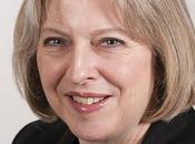 Donne Politica: modello albionico Theresa “barking wrong tree”. soliti moniti urbi orbi della triarchia europea “buono” francese, brutto tedesco cattivo anglosassone?)….