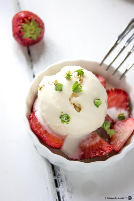 carpaccio-di-fragole-gelato-mozzarella-bufala-ricette-con-la-frutta-ricette-estive-contemporaneo-food
