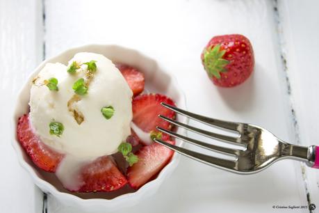 carpaccio-di-fragole-gelato-mozzarella-bufala-ricette-con-la-frutta-ricette-estive-contemporaneo-food