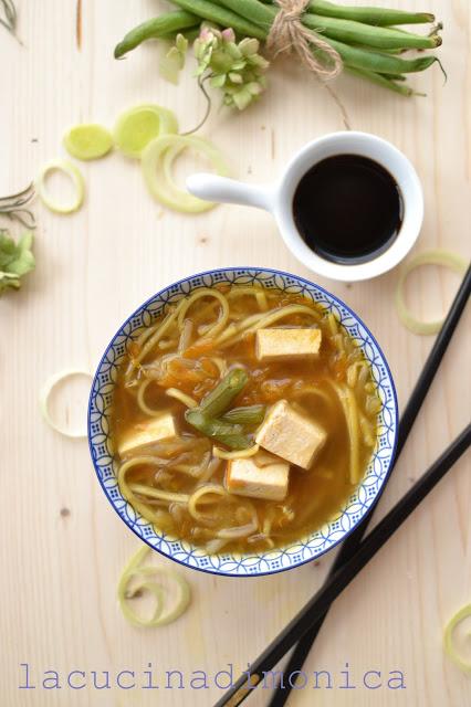 ZUPPETTA CON TOFU E VERDURE